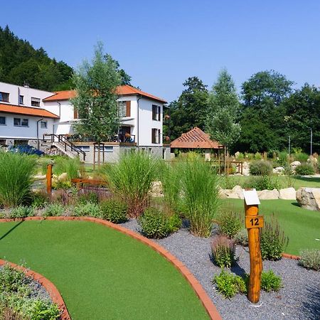 Hotel A Restaurace U Vychopnu Vsetín Zewnętrze zdjęcie