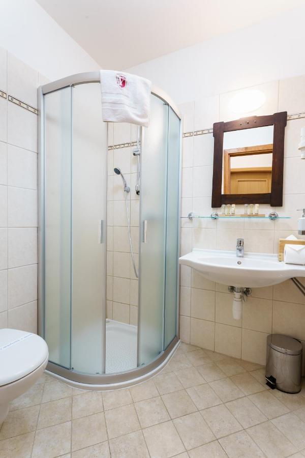 Hotel A Restaurace U Vychopnu Vsetín Zewnętrze zdjęcie