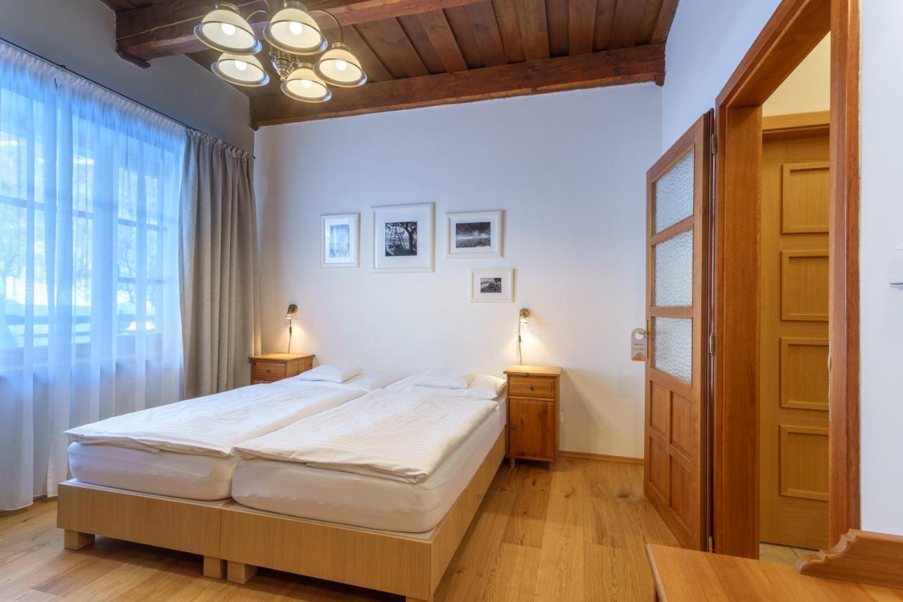 Hotel A Restaurace U Vychopnu Vsetín Zewnętrze zdjęcie