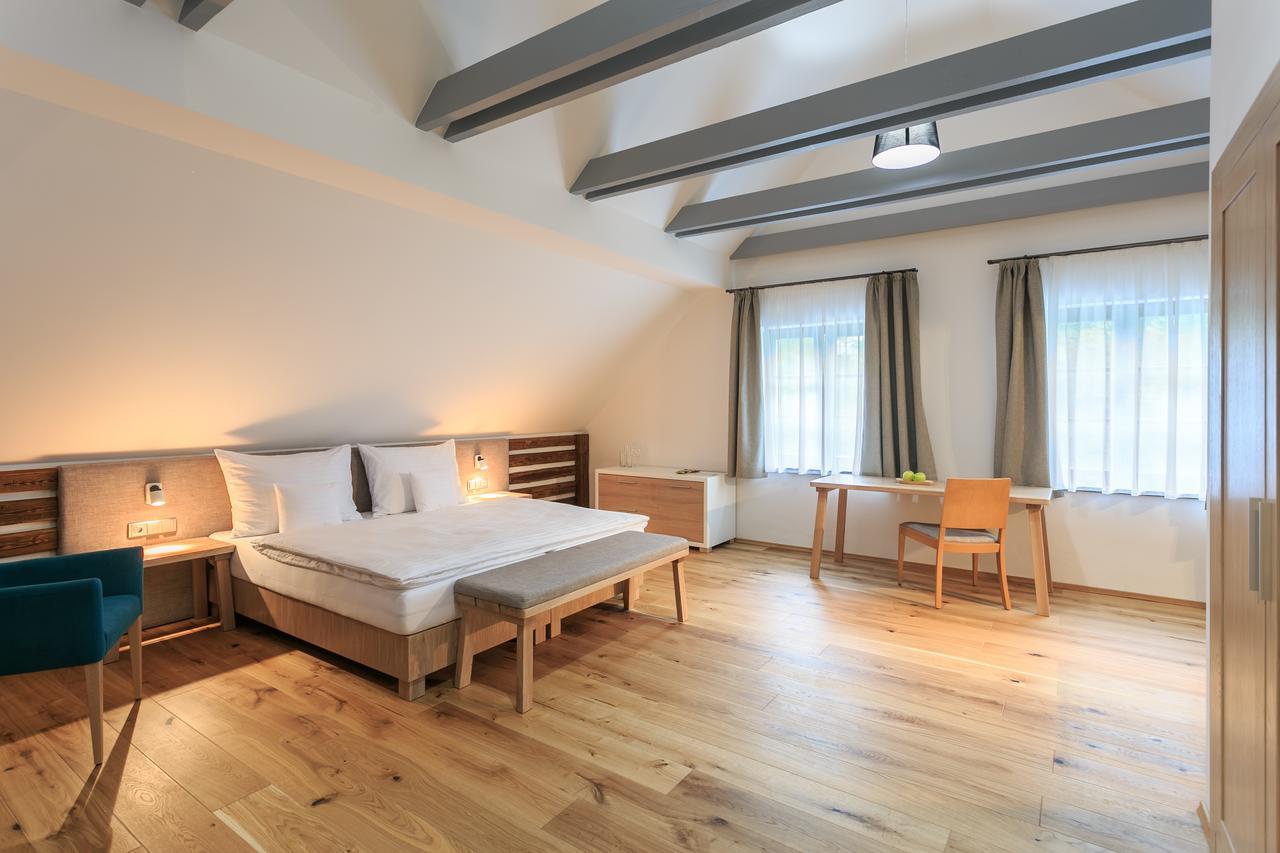 Hotel A Restaurace U Vychopnu Vsetín Zewnętrze zdjęcie