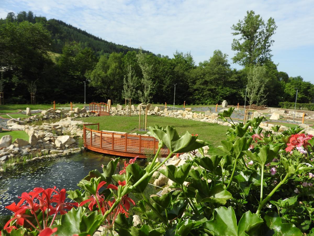 Hotel A Restaurace U Vychopnu Vsetín Zewnętrze zdjęcie